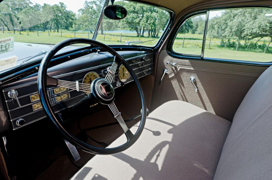  Cadillac Series 70 Fleetwood Touring Sedan 1936 года  (фото 20 из 22)